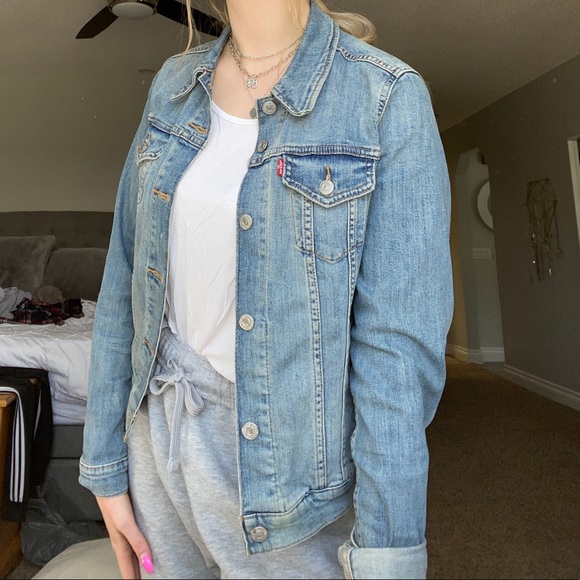 Levis Denim Jacket - Picture 2 of 4